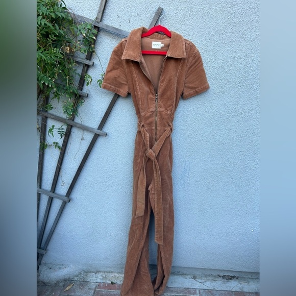 Alice + Olivia Gorgeous Wide Leg Jumpsuit in Camel - Picture 4 of 12